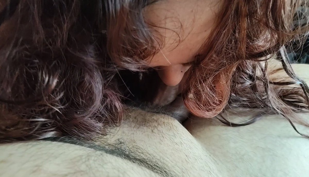 Puti_Novia69's tweet photo. Sacando mi leche calentita antes de dormir 😈 https://t.co/TAbOOguNMs