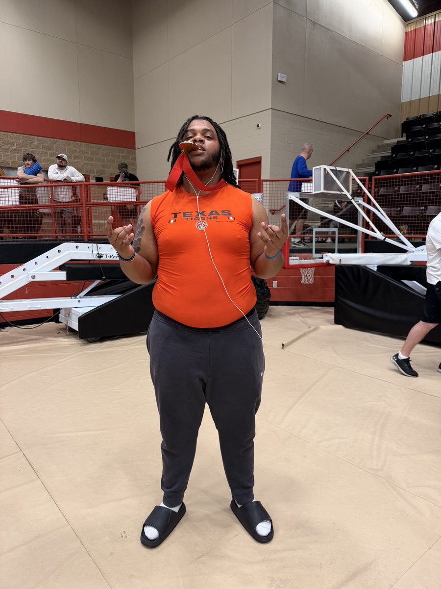 Iron Tiger Powerlifting tweet media