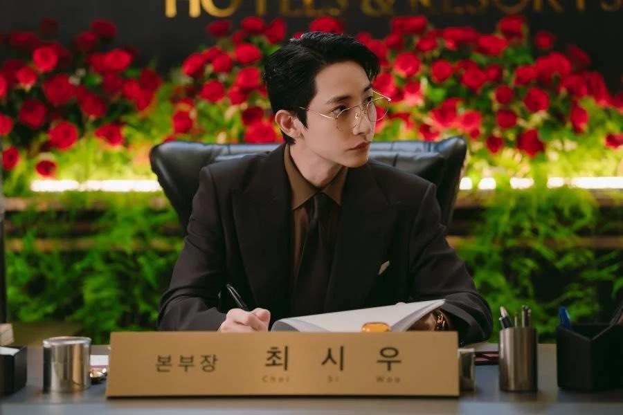 JessleySan7's tweet photo. EU ACHO ESTE HOMEM LINDOOOOOOOO 
SUA FORMA DE ESTAR A SUA PRESENÇA 🥵
Eu quero um kdrama com ele quero muitoooo

#NamoradoPorAssinatura https://t.co/ZHm81b251a