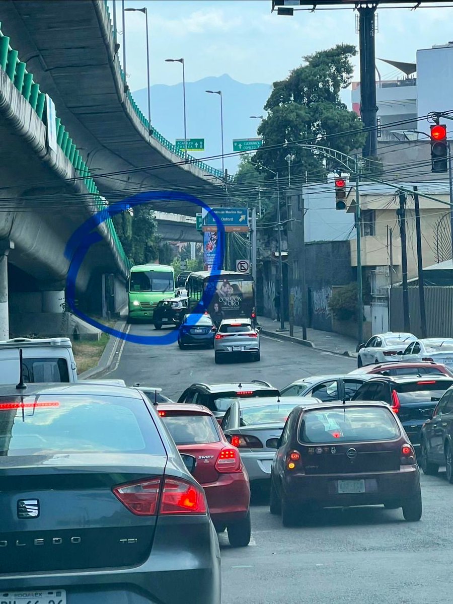 BESTIA de <a href="/LaSEMOVI/">Secretaría de Movilidad CDMX</a> en SENTIDO CONTRARIO de #Periférico a la altura de Av Toluca…

*Pero que tal los PREMIARON con AUMENTO a #Tarifa

*Los ÚNICOS que les CREYERON que iban a “mejorar” fueron nuestras “autoridades” (Foto: <a href="/256052/">✨GabyM✨</a>)