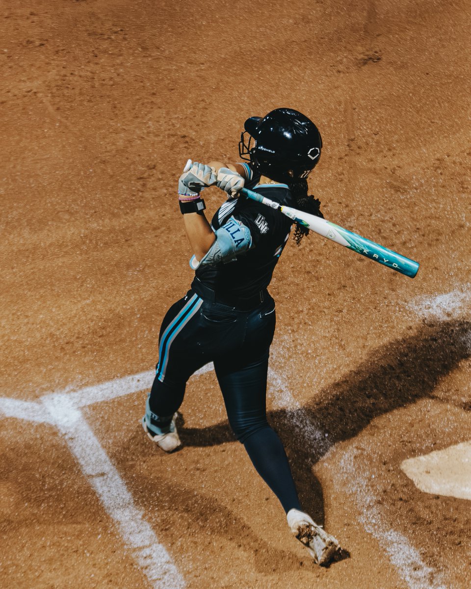OspreySB's tweet photo. Davila goes deep!

#SWOOP | @HannahDavila05 https://t.co/UyehEawbnN