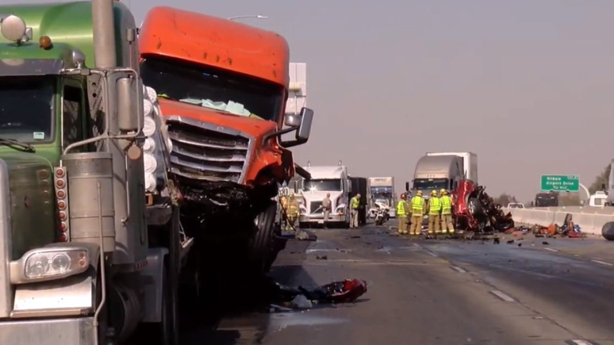 chainlaw's tweet image. A stretch of Highway 99 through #Bakersfield has seen in its share of tragic crashes in recent months. Officials should take extra steps to make sure it's safer for drivers. Learn how a family behind a #wrongfuldeath #lawsuit is demanding change at bit.ly/highway99danger.