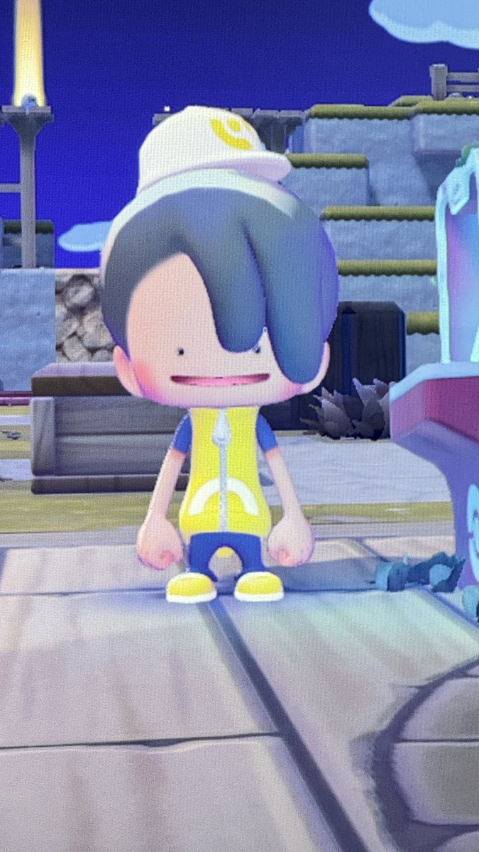 Deciding on selling the Red Bull foil luffy raw or grading it has me like