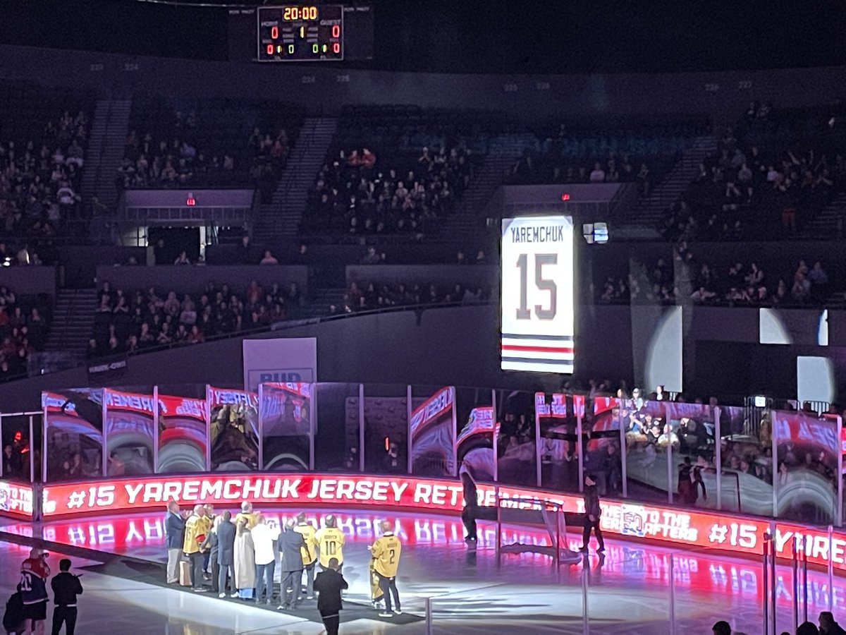Soissonjsport's tweet photo. Portland Winterhawks vs Everett Silvertips tonight! Plus the top 10 Winterhawks of all time reveal! 🏒👍 https://t.co/ZC66CSm04E