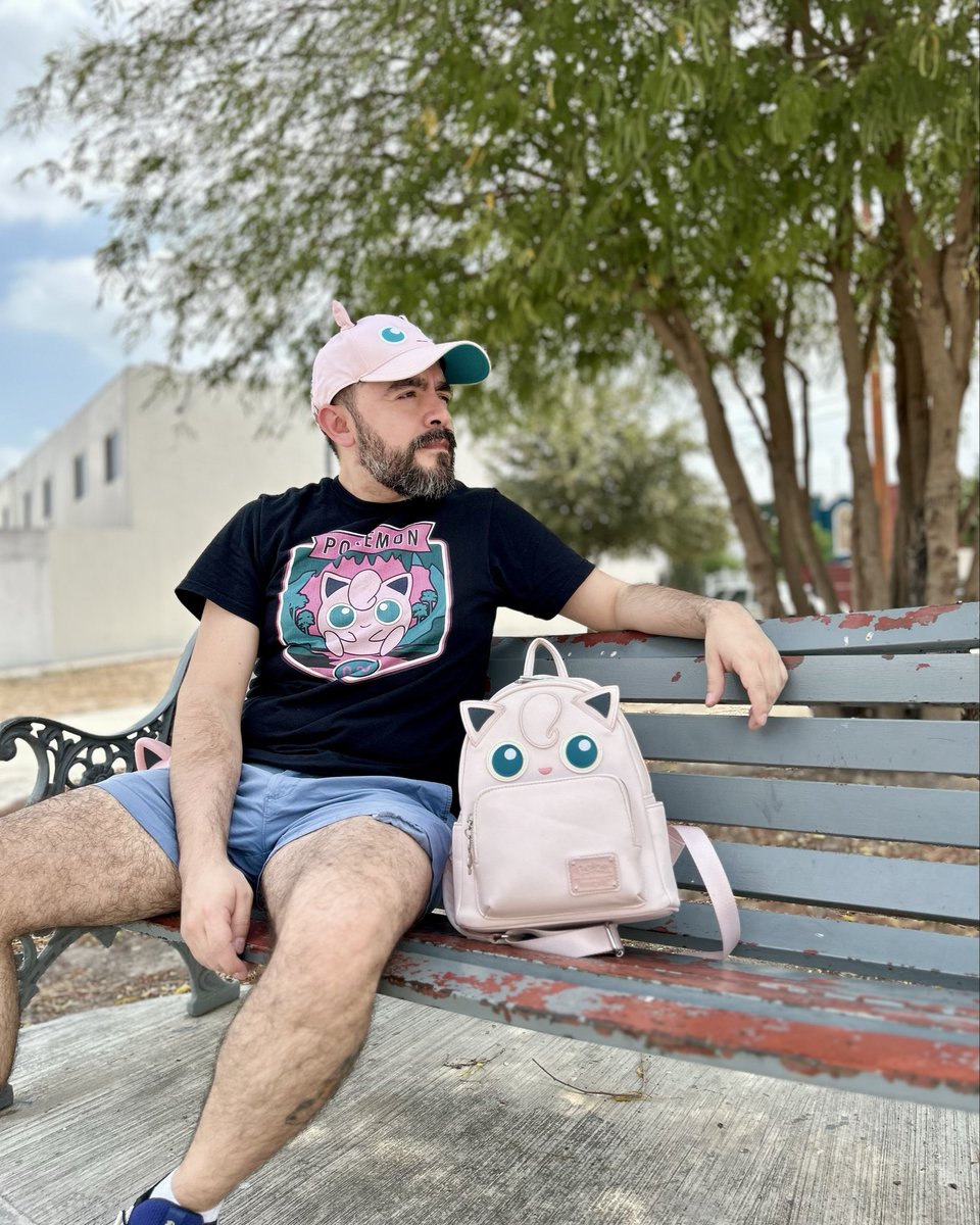 hiramfo's tweet photo. ENTREVISTA EXCLUSIVA
Me encontré a Jigglypuff en el parque y aceptó responder algunas preguntas después de su concierto improvisado. 🎤
Le pregunté cuál es su secreto para dormir a todo el público…
y solo respondió:  
“Jiggly… puff.”
#Pokemon30  
#WhatsYourFavorite  
#PokemonGO https://t.co/vyq7EWUpE4