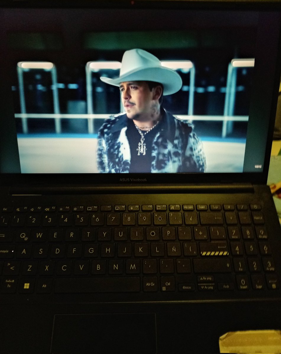 ColombiaNo80062's tweet image. 21:20 hora de Colombia. Continuó escuchando esta hermosa joyita.
#incompatible
#CristianNodal