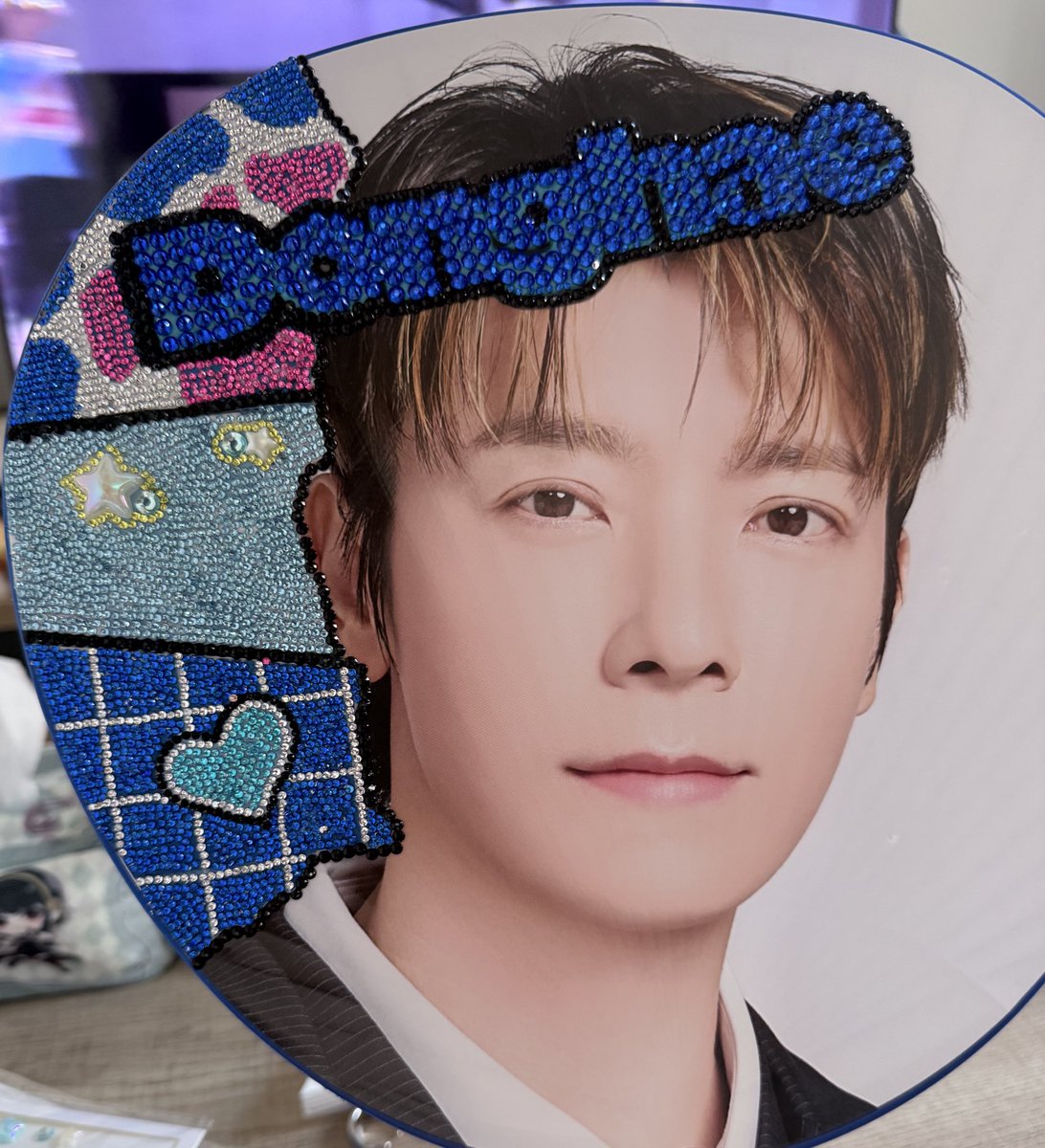 donghae425's tweet photo. うちわデコおわりませんでした....
今日は해ちわで参戦します！ https://t.co/vfl2s0MAMP