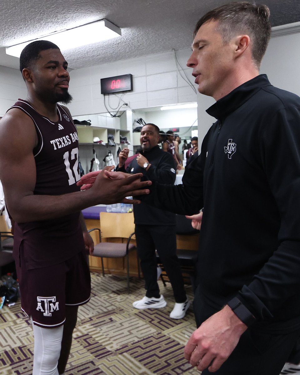 aggiembk's tweet photo. These two https://t.co/yb4hFGXYSO