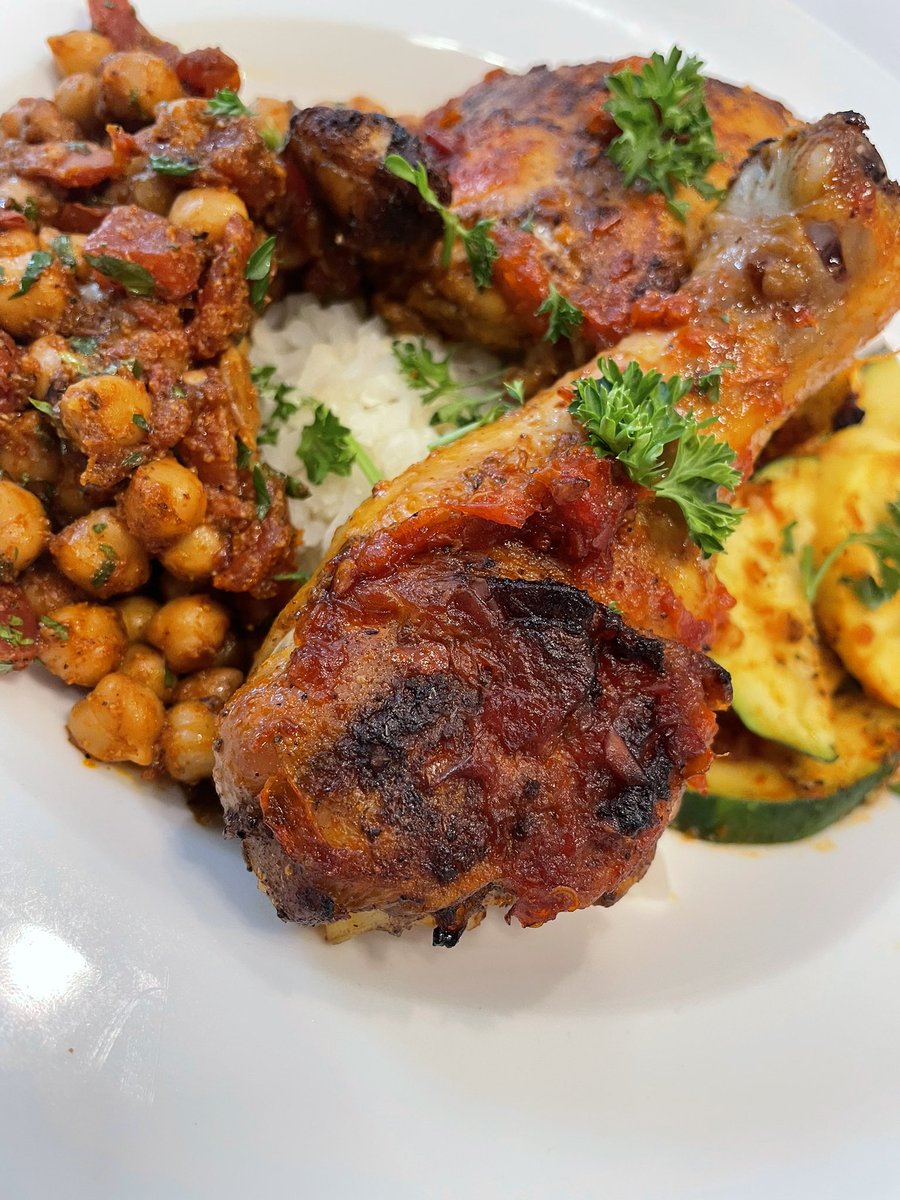 Chef_VNell's tweet photo. Harissa Chicken &amp; Vegetables w/mediterranean Garbanzo Beans  &amp; Cauliflower Rice #chefvnell #gottahaveitseasonings https://t.co/y0M2FVKaz2