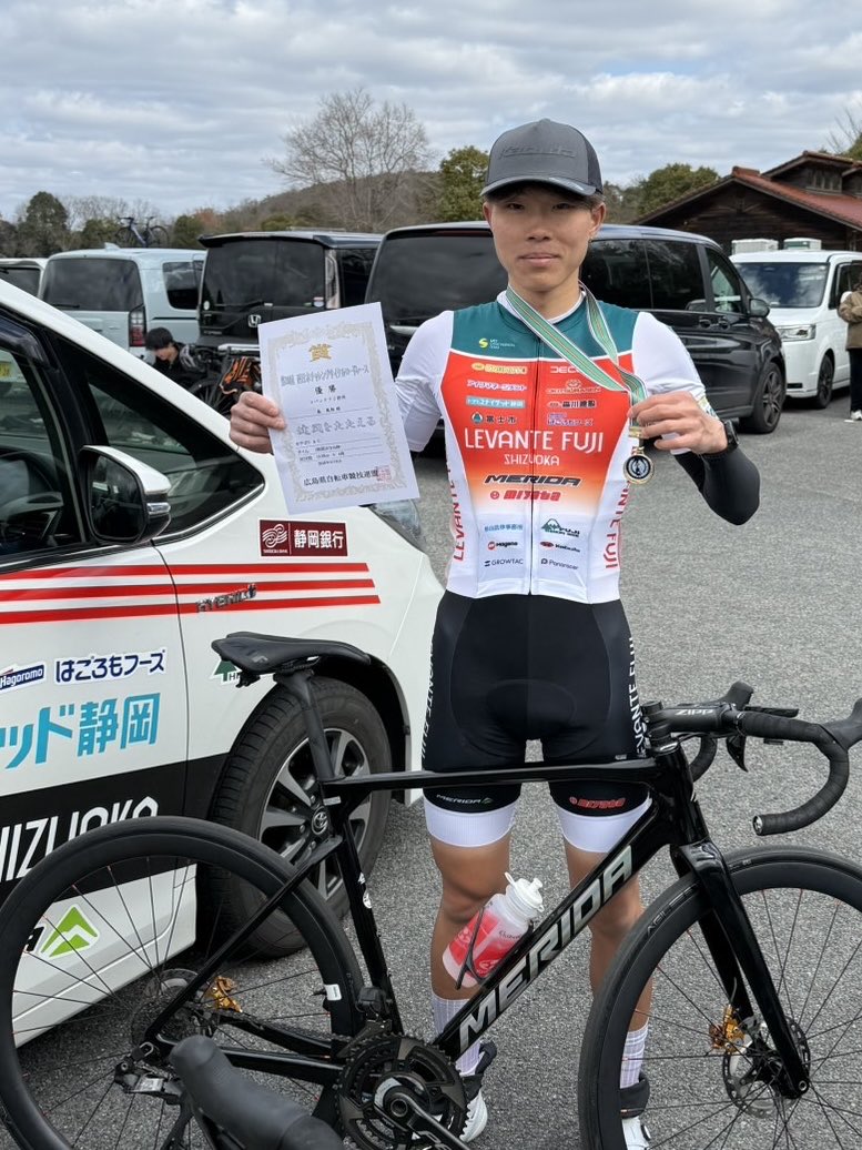 【速報】今シーズンから新加入の森 凰翔選手<a href="/ouga2708/">森凰翔 / Ouga Mori</a> が西日本チャレンジサイクルロードレースU23クラス優勝🏆
先ほどエリートクラスもスタートしました！
熱い応援をお願いします🔥