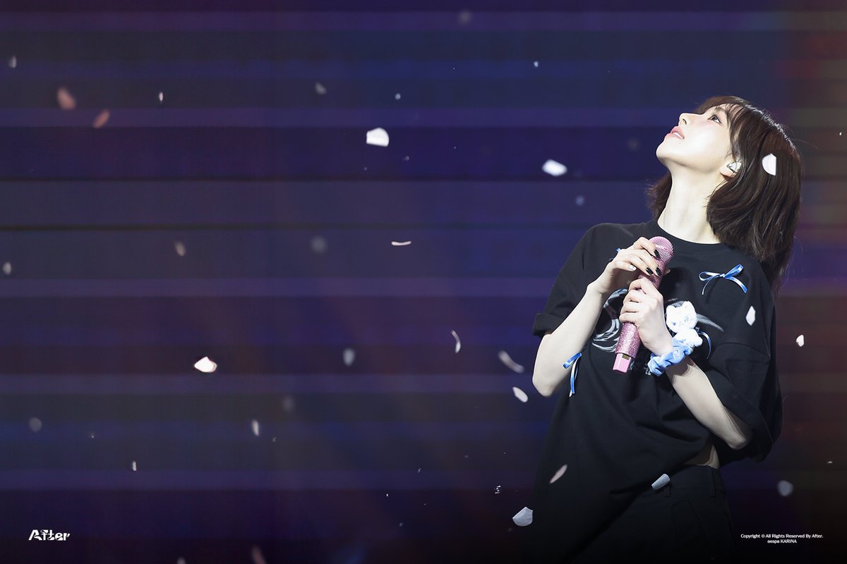 mydeepbluu's tweet photo. 떨어지는 컨페티를 바라보는 눈에 행복이 담긴 순간이 좋아 https://t.co/gPex7awsWk