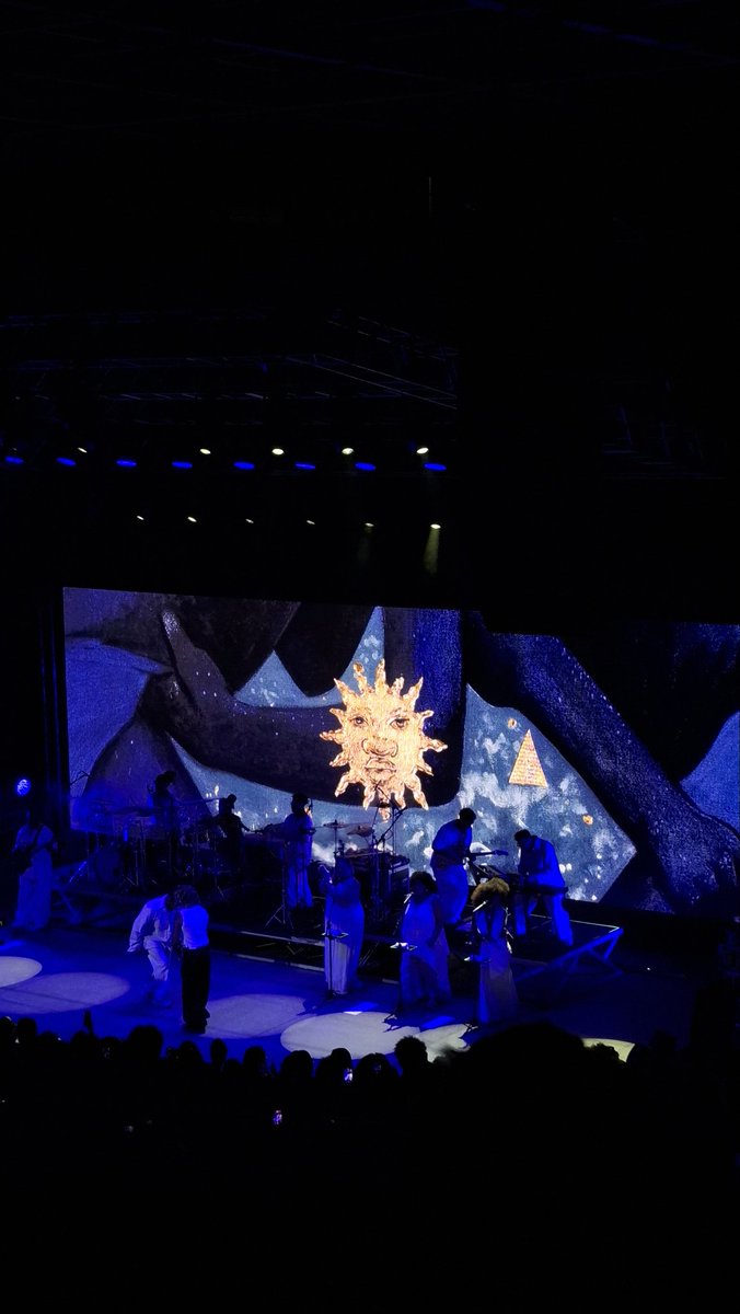 Eddy and the city 🍸 tweet media