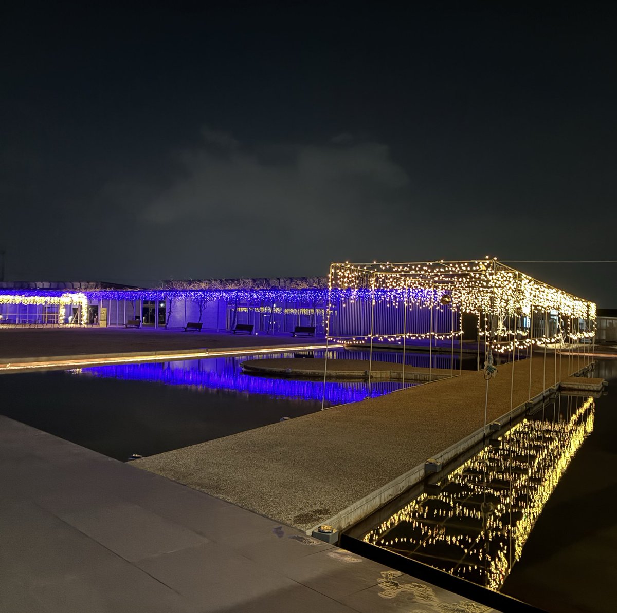 昨日の練習は先生がいらしての練習でした。先週一つイベントが終わり、5月のイベント合唱祭に向けて再始動開始です✨。新曲2曲を練習。先生が素敵な旋律の綺麗な曲を持って来てくださったので、上手く歌えるように精進精進🎶🎶
#宮城　#合唱　#写真はアクアイグニス