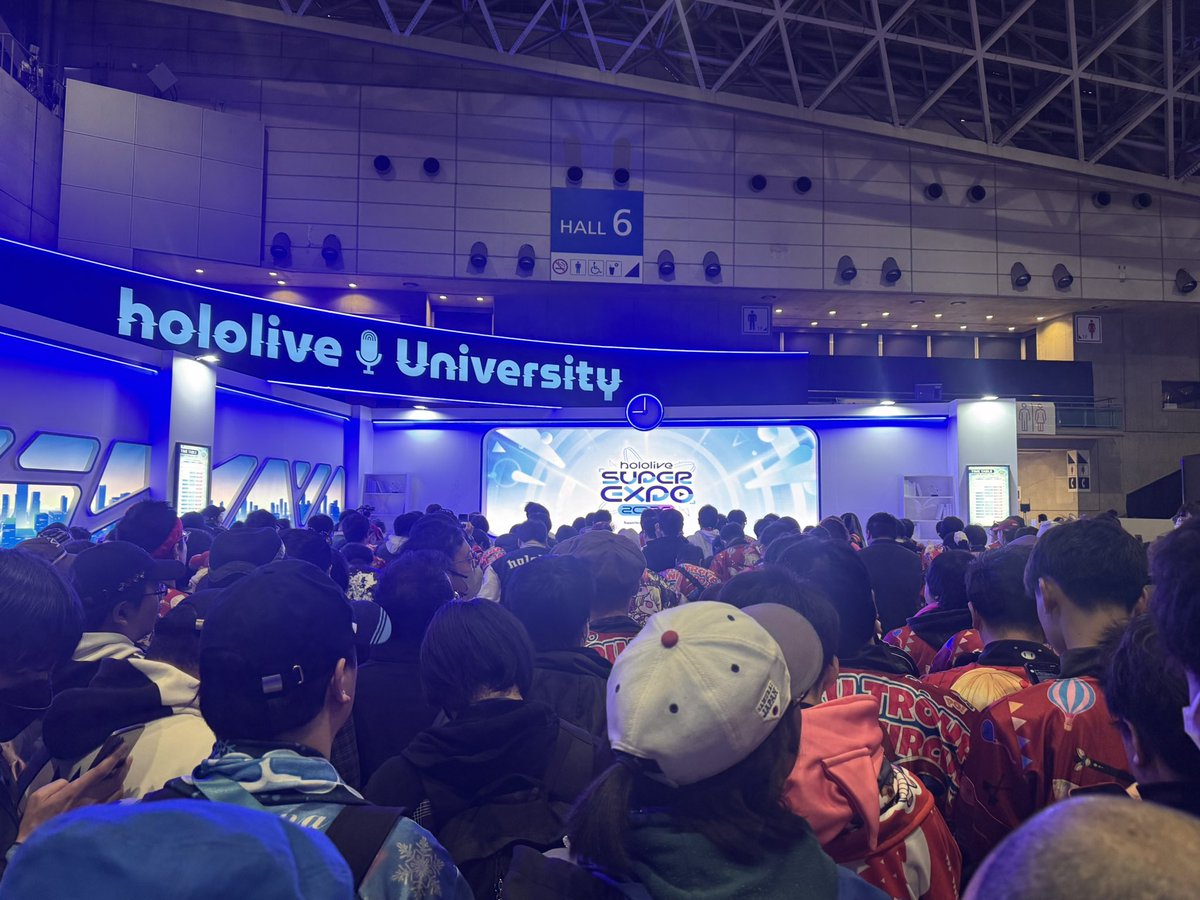 peisef_marimo's tweet photo. 今だけ2メートルになりたい https://t.co/hGXkvejdNE
