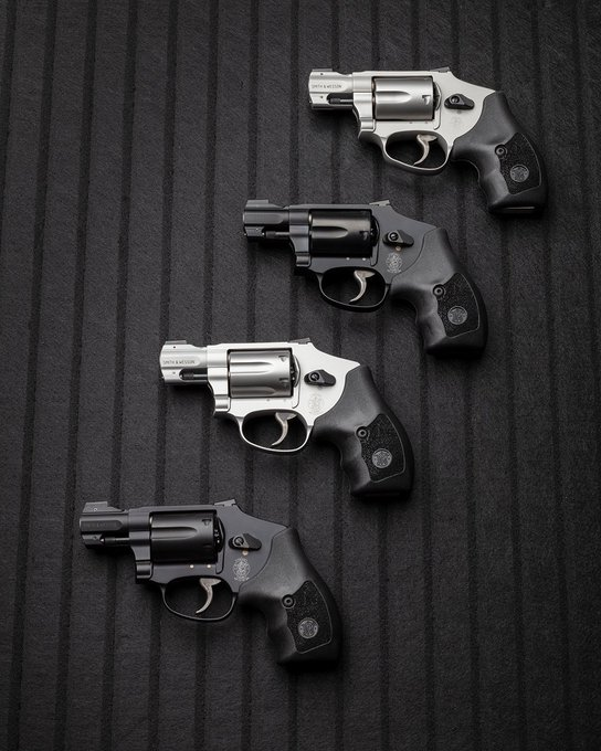 AnneHarriman168's tweet photo. Four revolvers, one choice. 🤔
If you could only take one to the range, which would it be? 👇
#SmithAndWesson #Revolvers #GunCommunity #RangeDay https://t.co/vHTNjfKyk6