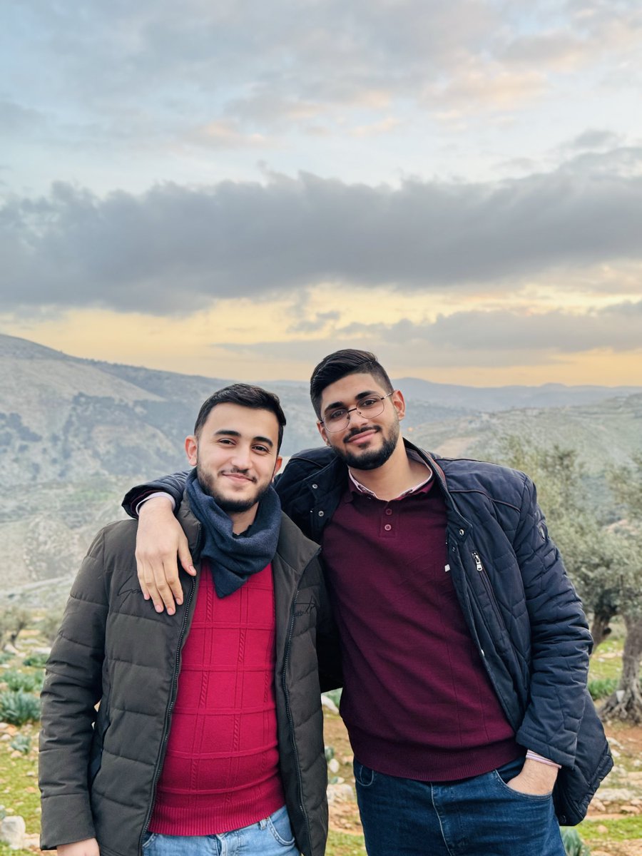Mohammadkh39's tweet photo. اللهم يا مفرج الكربات ويا مجيب الدعوات 
يا من اخرجت يونس من بطن الحوت 
اسالت ان تفرج كرب اخي وصديقي عمر وان تفك قيده وترده الى اهله سالماً 
فانت اعلم بحاله اللهم هون عليه https://t.co/n4SzVOqUPB