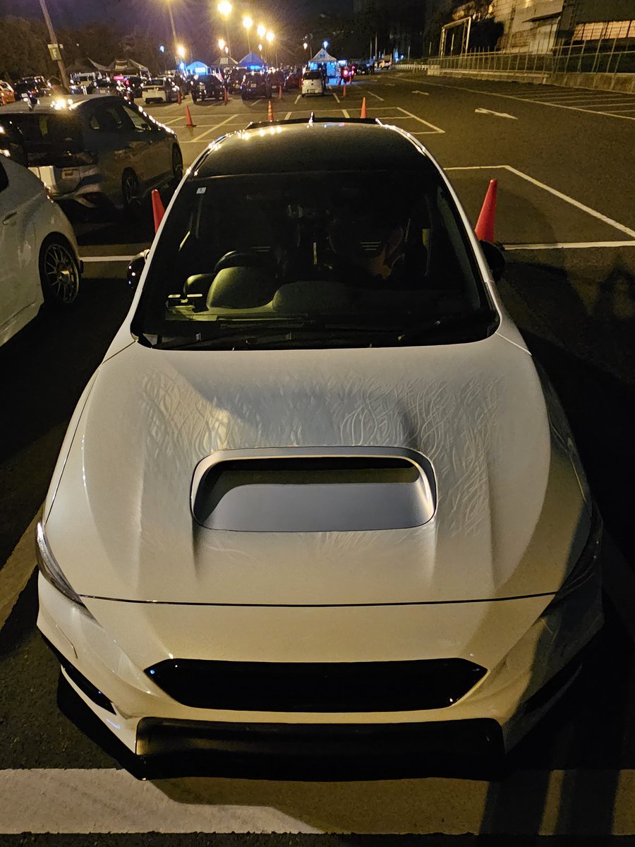 LEVOharu's tweet photo. 昨日は初めてのSUBARU STYLE✨
沢山の車を見れて眼福でした🎵
しかし寒かったです(笑)
生にゃんちゅうさんもお綺麗でした😊
お話しした事ありませんが車を見てすぐ分かりました🙂
写真撮ってたら本人登場でした🎵
生でボンネット見れて良かった😊
#SUBARUSTYLE
#湾岸ミッドナイトミーティング https://t.co/hPDYoURHKP
