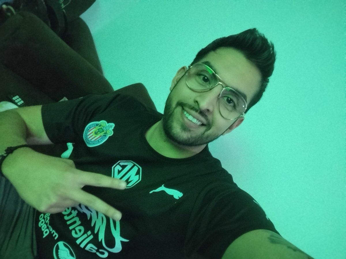 ErickRuvalcaba3's tweet photo. #megafutbol vamos chivas! 🇫🇷 https://t.co/DUJfpGEbTC