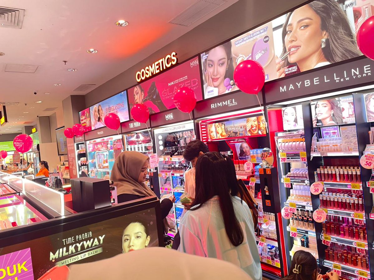 ternyata ada Hari Bebas Bau Badan ya baru tau gue, tadi lagi jalan-jalan di Gandaria City dapet Deorex gratis lumayan juga