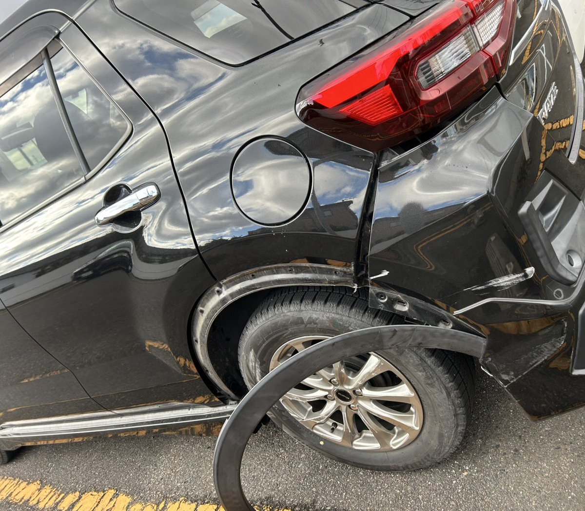 無名のえす tweet media