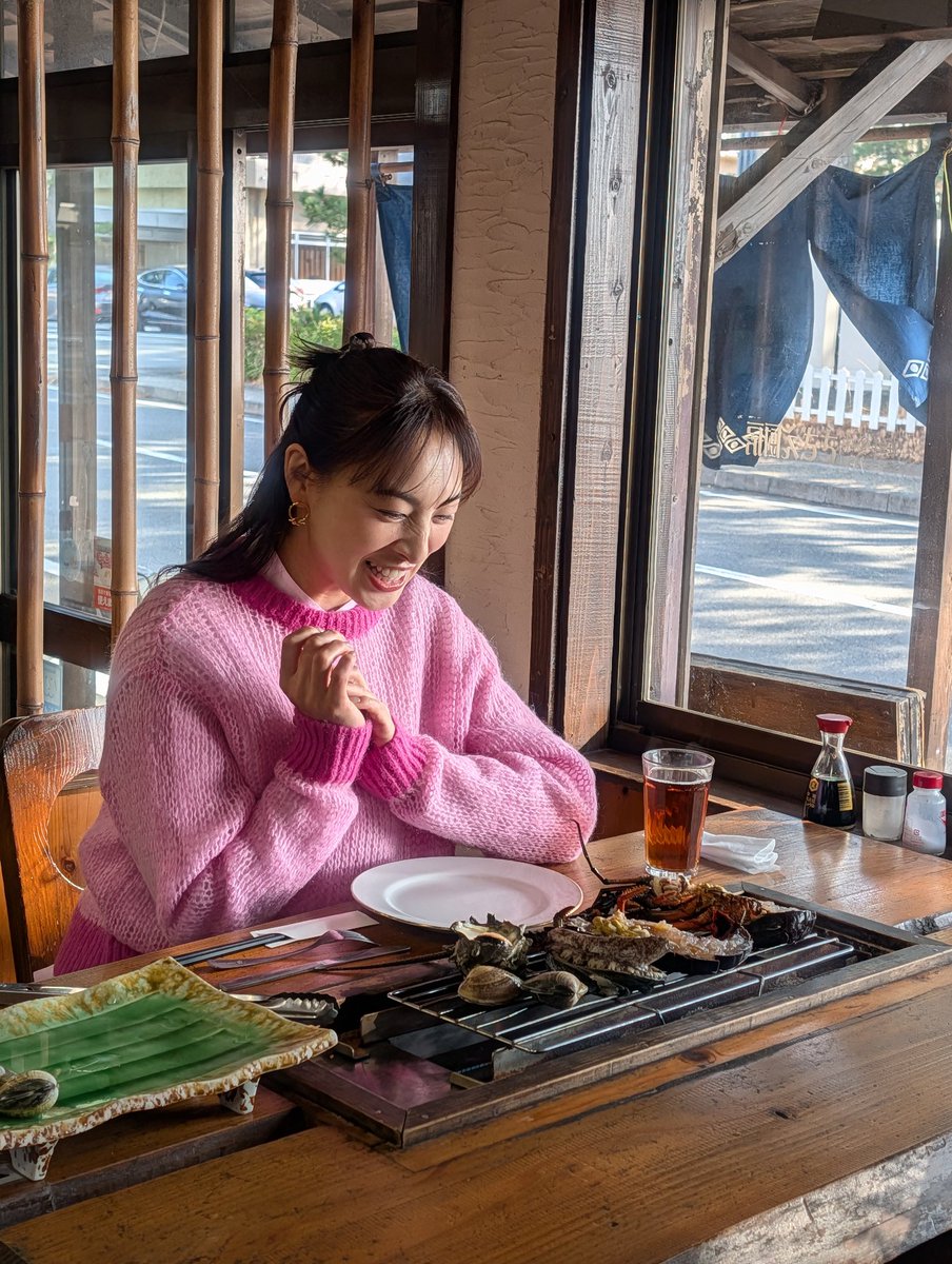 utsukusii_bstbs's tweet photo. 3/11(水)よる９時！BS-TBS
桜の花咲く頃 伊豆へ
#井上芳雄 × #音月桂 るんるん美食旅♪

伊豆写真📸
幸せそうな笑顔満載！！
こちらまで幸せな気持ちになる旅でした！

#美しい日本に出会う旅
#瀬戸康史  #松下洸平 
#伊豆 #河津桜 #海鮮焼き #峰温泉
#草木染め #いずのはる #レコード https://t.co/kT1CBJTWlb
