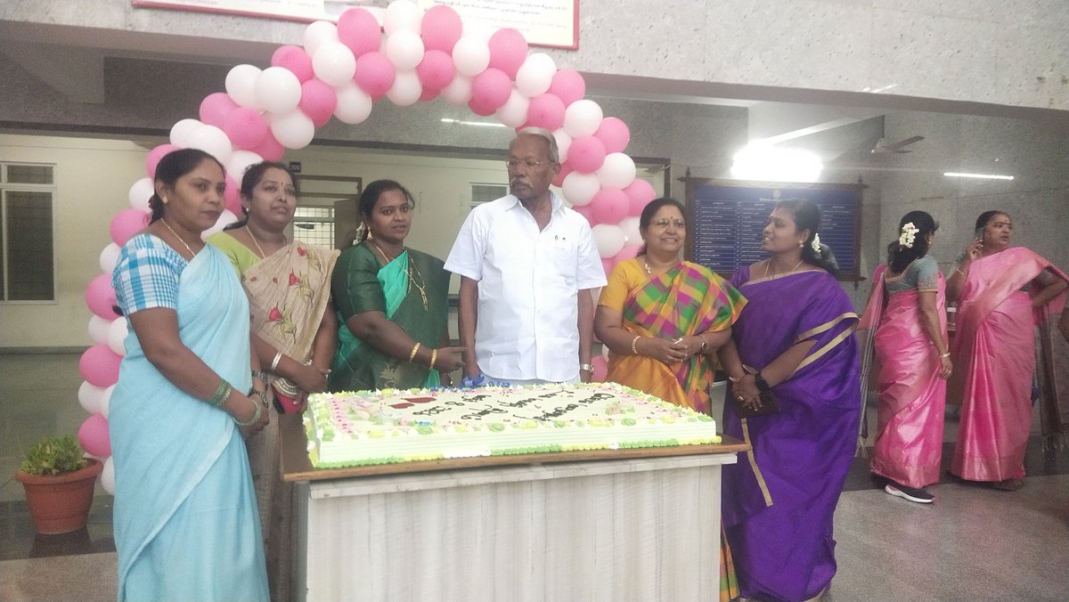 needivarman's tweet photo. மகளிர் தினத்தை முன்னிட்டு சேலம் மாநகராட்சியில் கேக் வெட்டி கொண்டாடிய தருணம் https://t.co/8NlrQnH6qX