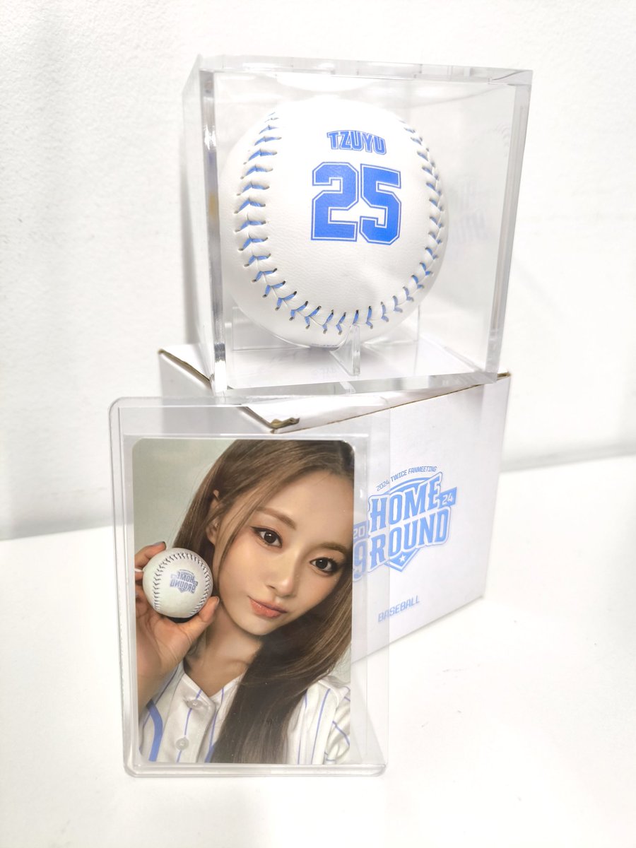 TWICE 🍭︎💕 【入荷情報】 ツウィちゃんのHOME 9ROUNDベースボールが
