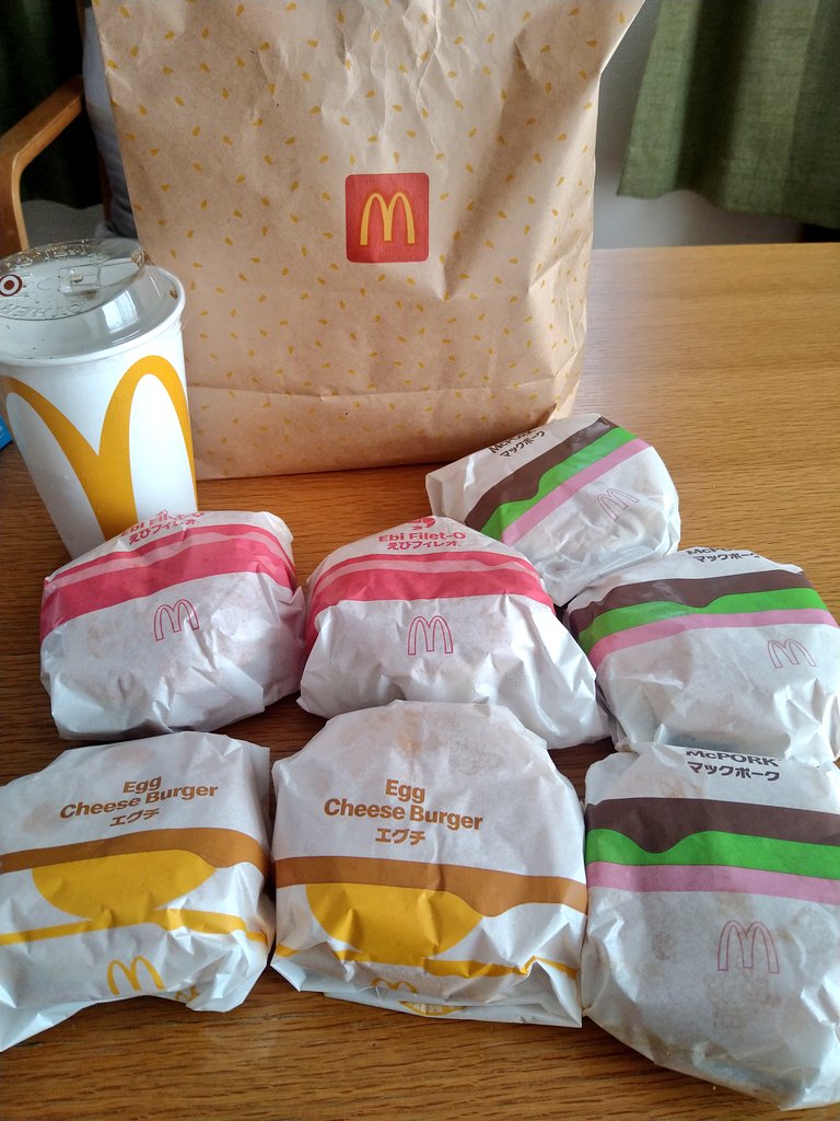 ciel_kikuchi's tweet photo. 爆食します🍔🍔🍔🍔🍔
@liberty_k666 @397style https://t.co/gfebAubsJB