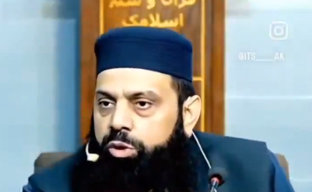 ان جیسے عسکرانڈو خنزیر جو اسٹیبلشمنٹ اور ISI کی ہڈیوں پر پلتے ہیں انکو عالم کہنا بھی علما کی توہین ہے ، جتنی نفرت یہ ایران کے خلاف پھیلا رہے ہیں اتنی نفرت ایران سے عربوں کو بھی  نہیں ہو گی 
#IranWar2026 
#IranIsraelWar