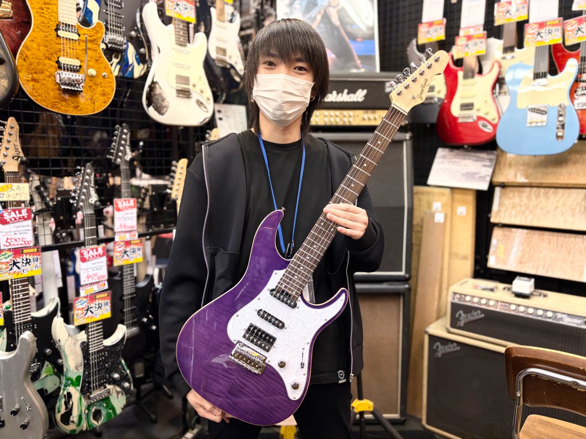 espcrafthouse's tweet image. 私、スタッフのアベはSee Thru Purpleが推しです！🥰

色鮮やかでありながら杢目が表現している波打つダークな感じがとても何か引き込まれる物があります...😈

#ESP渋谷
#GrassRoots