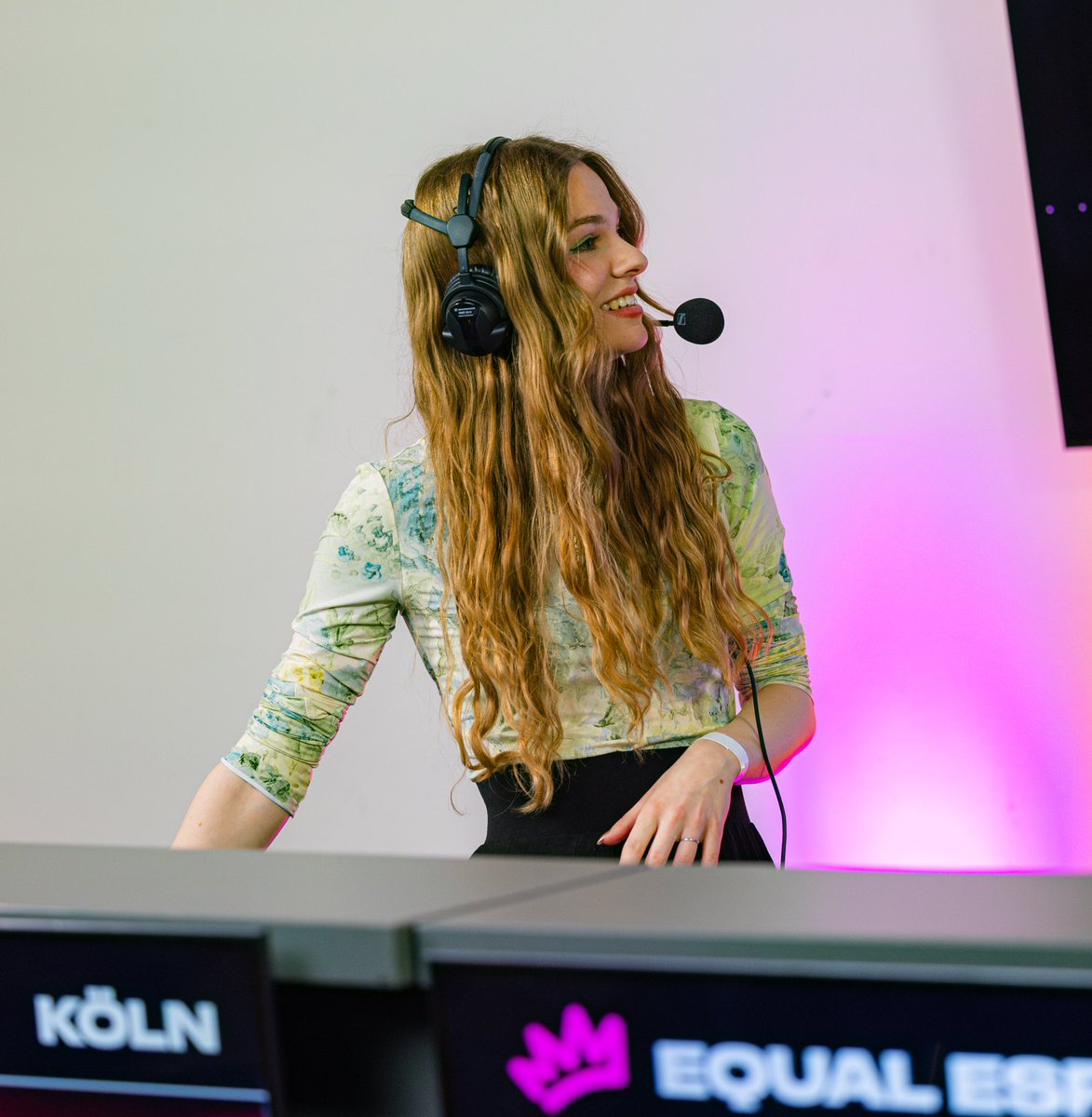 alina | tänk tweet media