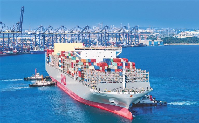 HiHainan's tweet image. At the Hainan Delegation’s #OpenDay on March 7, Huang Haiwen, a NPC deputy and representative of a Hainan-based food processing company, summed up the policy benefits for enterprises in the Hainan Free Trade Port in one line: lower thresholds, broader scope, better rules, greater