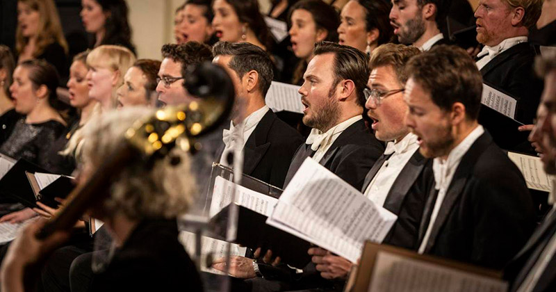 Passió segons sant Joan, BWV 245, J.S. Bach
sonograma.org/croniques-de-c…
«El Monteverdi Choir i els English Baroque Soloists, dirigits per Peter Whelan, van oferir una lectura viva i expressiva d’aquesta partitura, marcada per la claredat del discurs i una gran atenció al detall.»