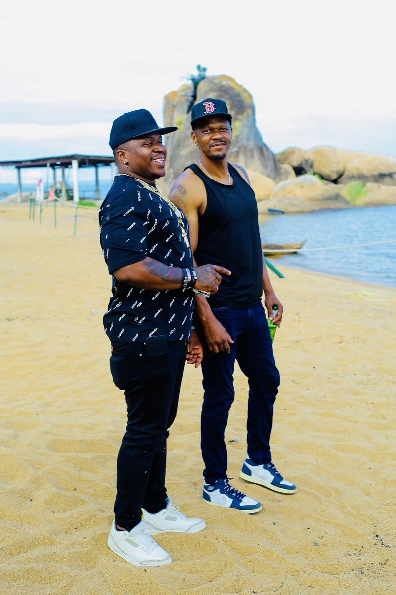 IKK_Sem_O_Sem's tweet image. Hip Hop Ili Ku Lake Kudya Ndalama Zoposa Salary Ya Toast, Base cube Ndi Slessor..
#Gringo.#Get Money Clique 💰.#Sem O Sem !!