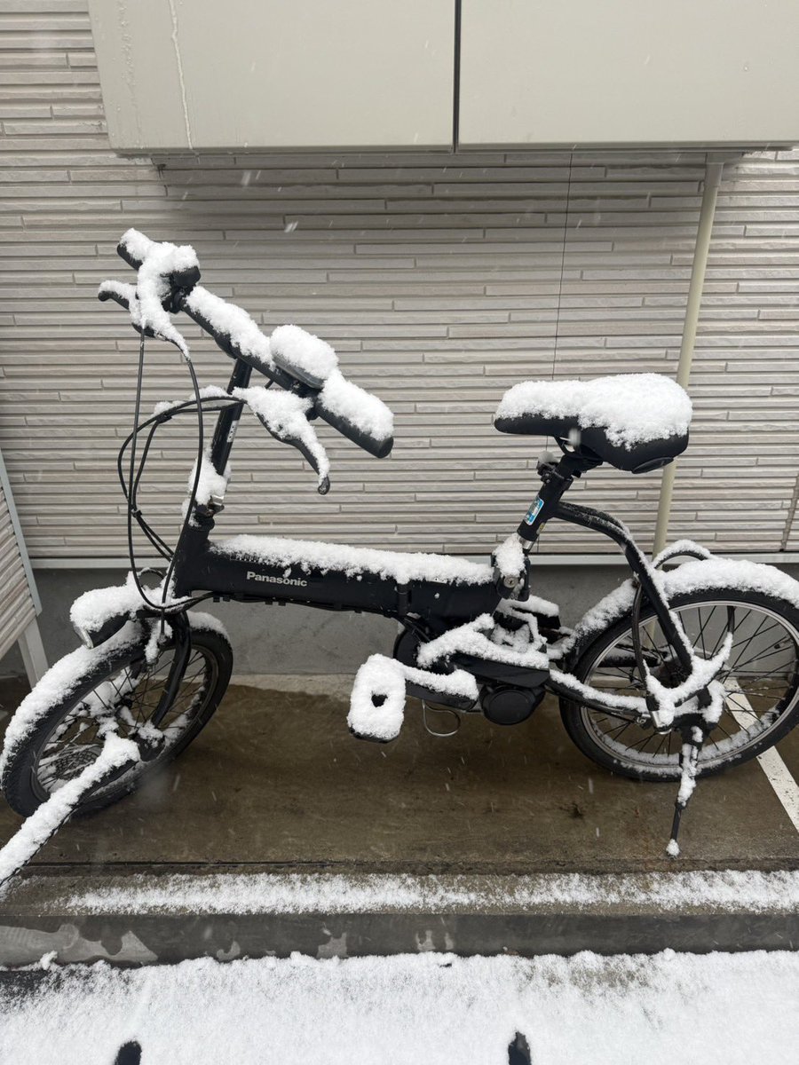wrtk6i's tweet photo. 【❗️自転車盗難の情報求めていま‼️】
3月7日17:30頃〜3月8日14:30頃の間、
新浦安駅第11自転車駐車場に停めていた自転車が盗まれました。

自転車の特徴
・パナソニックオフタイム （ BE-FW071）
・電動アシスト自転車・黒色・左ペダル破損
見かけた方や情報ある方はDMお願いします。
#盗難　#拡散希望 https://t.co/Mcn1ns3edc