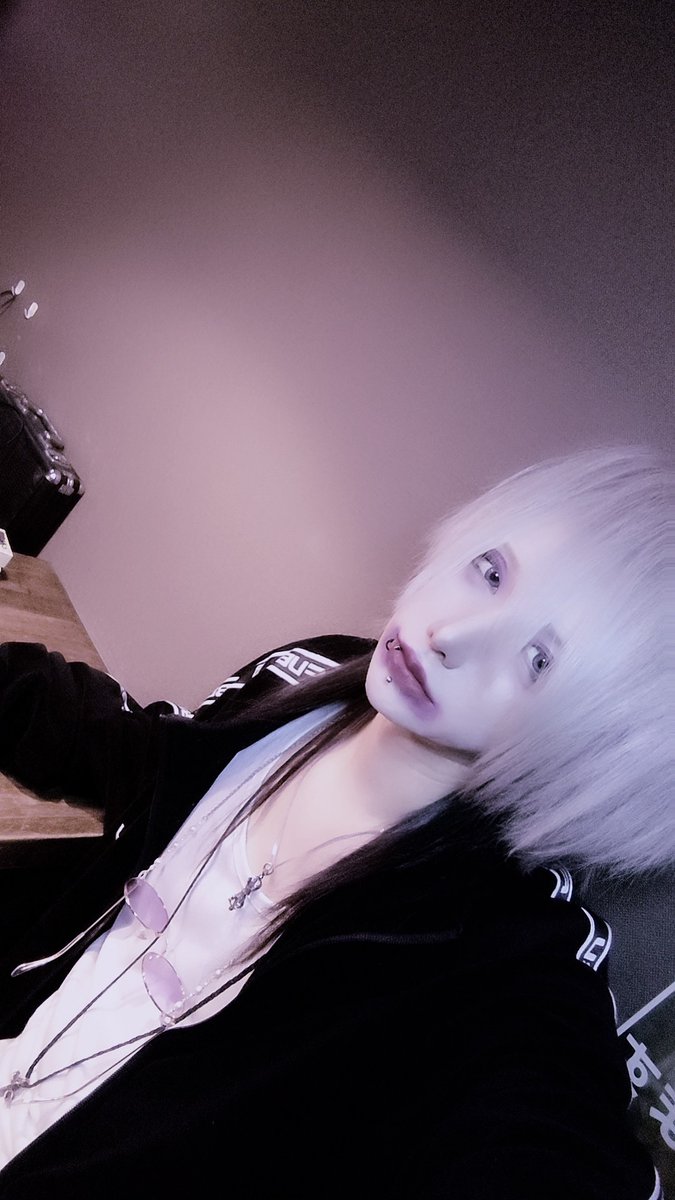 楪まな。 tweet media