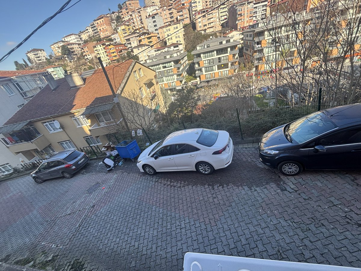 fthtprk's tweet photo. @iski_destek sokağı bok götürüyor bok!! Ufak sızıntıyla başladı, uyardık talep oluşturduk. Artık bok parçaları dolaşıyor sokakta!!!

“SAYIN ABONEMIZ,06/03/2026 09:35:30 TARIHINDE YAPMIS OLDUGUNUZ ARIZA BASVURU 10046518042 NUMARASIYLA KAYDEDILMISTIR.BILGINIZE SUNARIZ”
@uskudarbld https://t.co/9N7bglCP0K