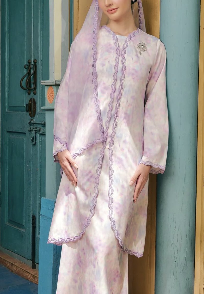 Hijab aku tertutup ke selamani weh? Kenapa ku baru sedar kewujudan brand ni 😭 gila-gila classic ayu semua baju dia.￼