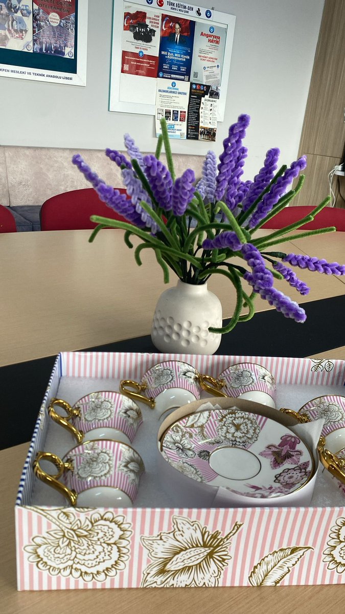 TuzaMtal's tweet photo. Gücüyle dünyayı değiştiren, sevgisiyle hayatı güzelleştiren tüm kadınların
 8 Mart Dünya Kadınlar Günü  kutlu olsun! 
#8MartDünyaKadınlarGünü https://t.co/dgfp2Zeu4S