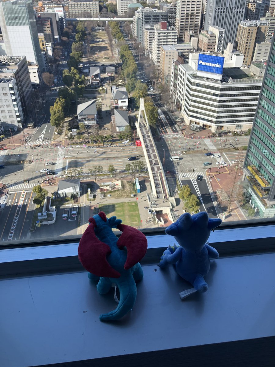 Om8V4's tweet photo. 血に濡れた三日月も楽しんでおります https://t.co/ZSYWuLJlmA