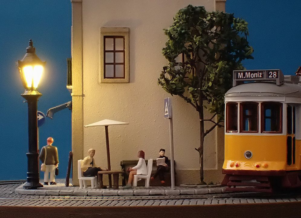 ikeda_modeling's tweet photo. 東京のさかつうギャラリー様にて当店のリスボンジオラマ（リスボンタイプトラム付属です）を出品して頂くことになりました。店舗とショップさかつう
https://t.co/GovklD41E4　にて購入できます。興味のある方は見てね！！　#リスボントラム　＃Nナロー https://t.co/ktnXxNiidO