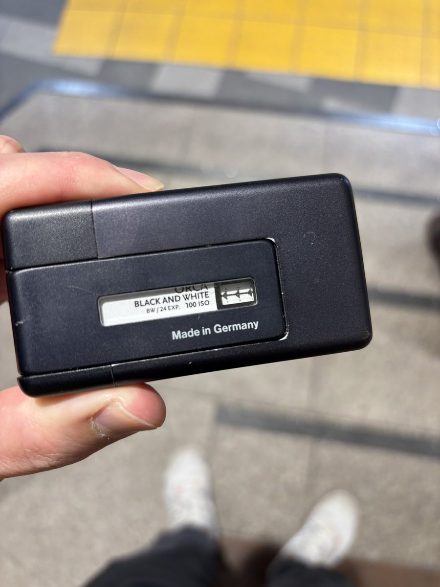 tanijun31's tweet photo. 110フイルムでタヌキさん
カメラ軽くて楽しい

#街角狸
#rolleiA110 https://t.co/4E7SHkpX49
