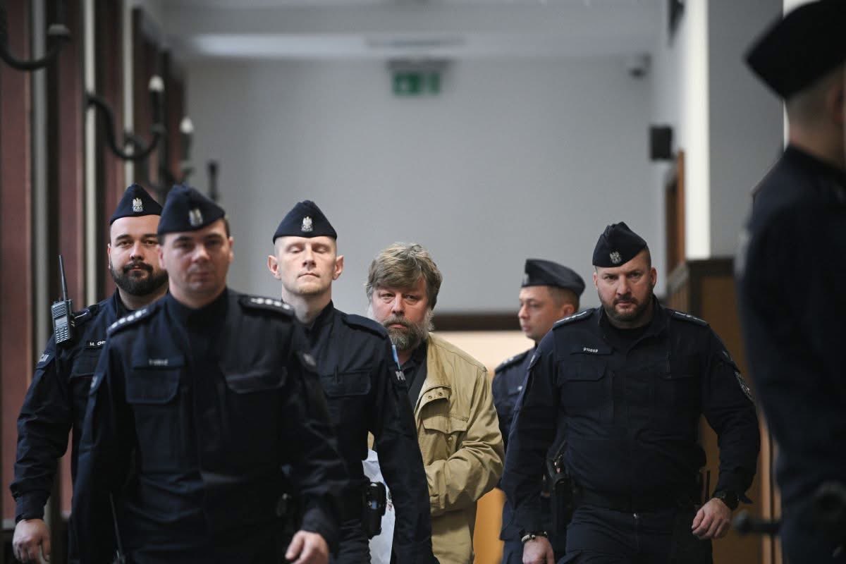 Сумнозвісний копатель окупованої археології в Криму росіянин Олександр Бутягін передав через свого адвоката пару цитат для бібісі росія. І це були б не москалі, якби у другому абзаці не збрехали:) 
1/10