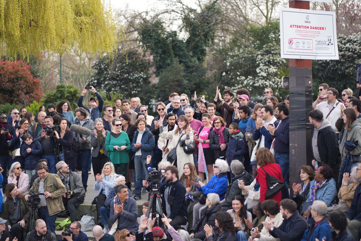 MarineRosset's tweet photo. Merci à @egregoire d'être venu débattre dans notre 5e arrondissement. Des habitants, de tous horizons, ont pu venir interroger et discuter avec notre candidat. Pour le 5e, comme pour Paris, mobilisons-nous en masse les 15 et 22 mars !

#Paris5 #Municipales https://t.co/LtXL6oLWoL
