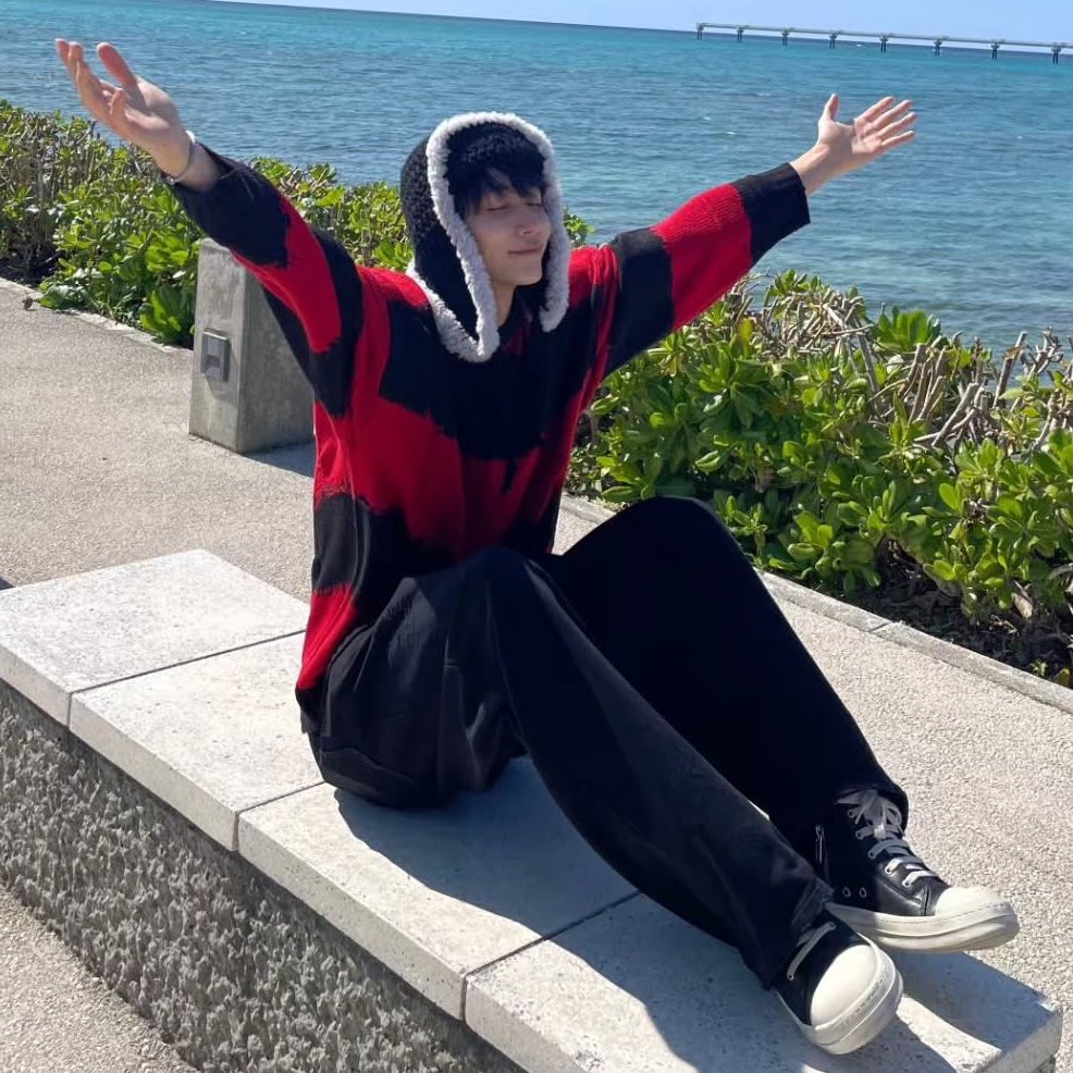 tiny jeonghan (usually) tweet media