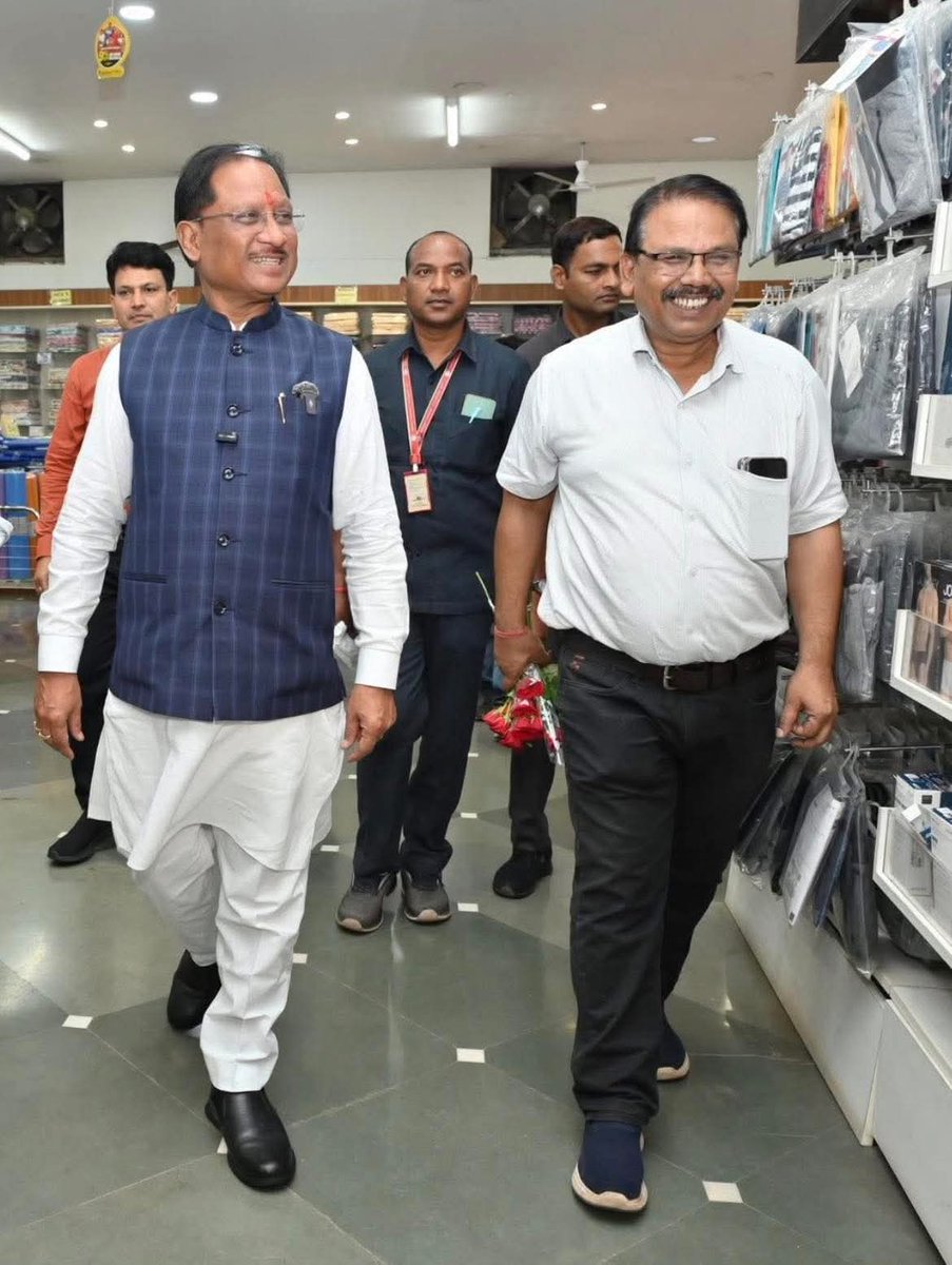 माननीय मुख्यमंत्री विष्णुदेव साय जी के प्रेस अधिकारी एवं विशेष सलाहकार भैया आलोक सिंह जी को जन्मदिवस की हार्दिक बधाई एवं ढेर सारी शुभकामनाएँ ....