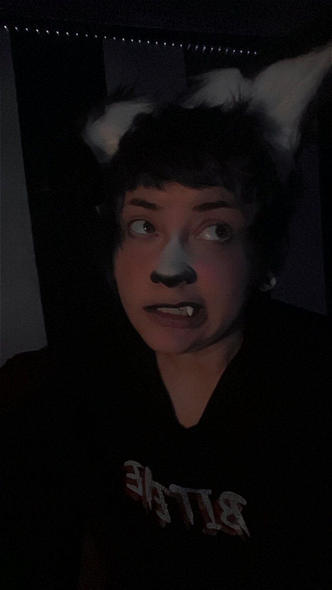 Chainedbylxve's tweet photo. Currently about to be 4 and I’m up is crazy…I am hungry though. #transboy #kemonomimi #ftm #puppyboy #tboy https://t.co/bcz9uXoVt1