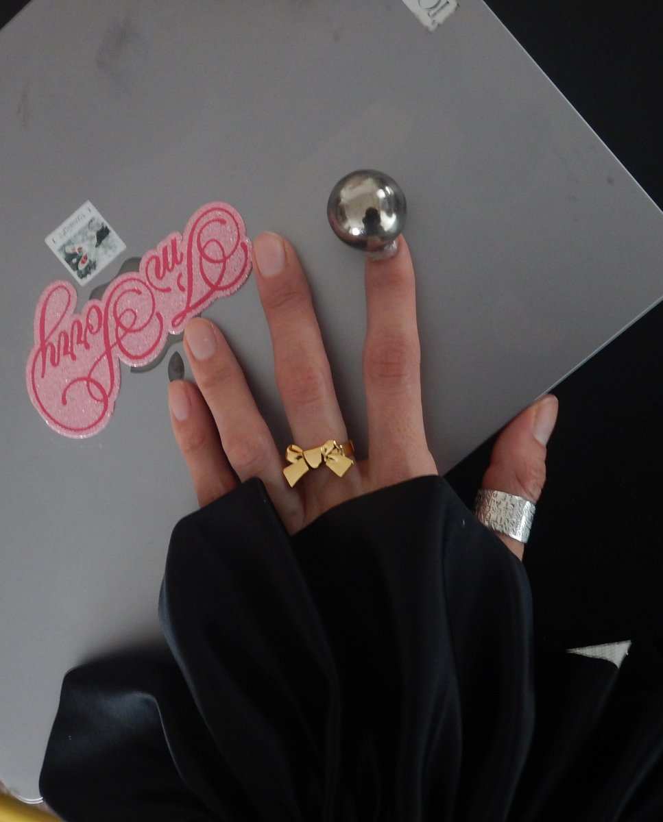 hitomi :::: tweet media