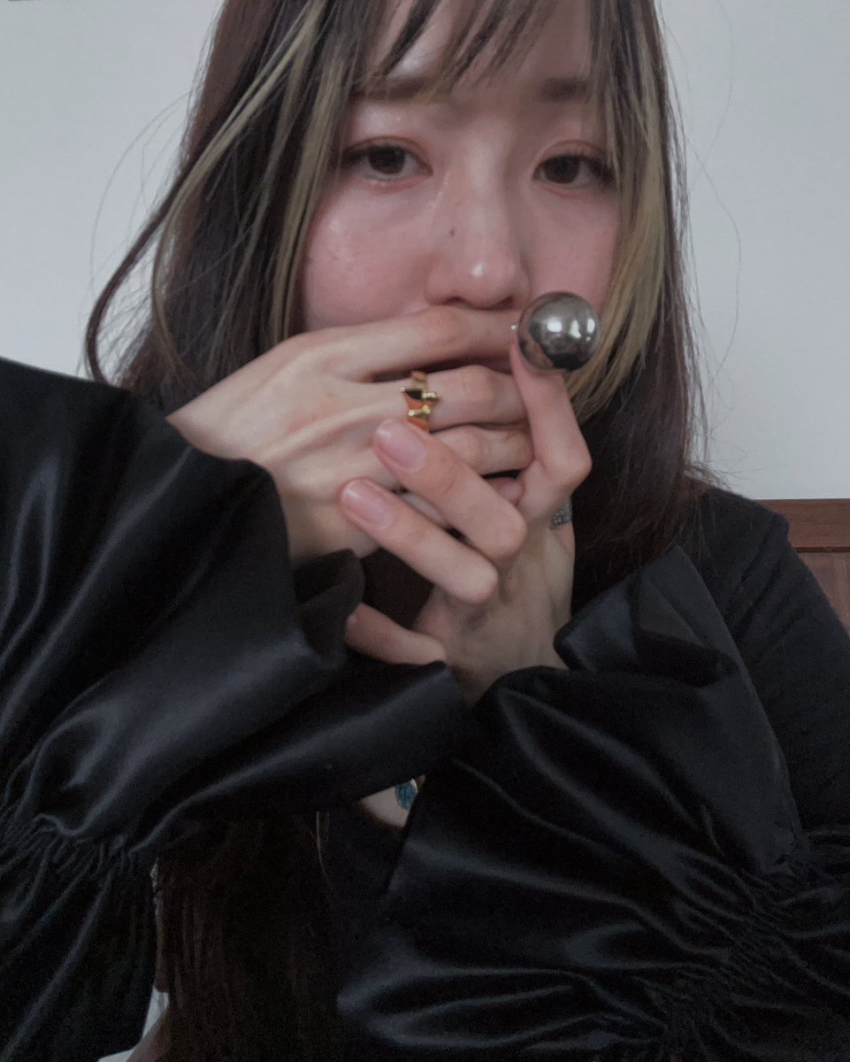 hitomi :::: tweet media