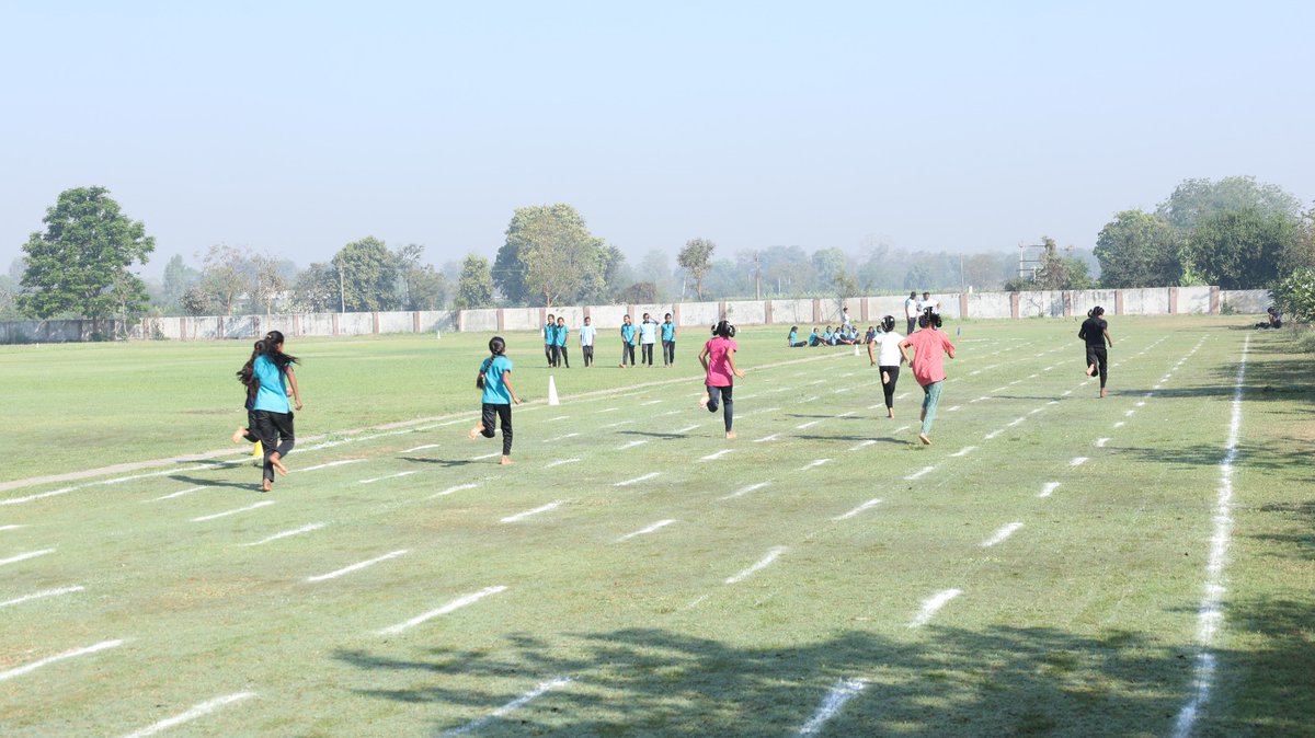 AsmitaLeague's tweet photo. In Porbandar, the spirit of sport is shining bright as women athletes come together for the ASMITA League athletics events on International Women’s Day. 

#ASMITALeague #KheloIndia #ShePlaysIndiaWins #BreakingTheGlassCeiling https://t.co/MW265o8YoY